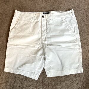 American Eagle Outfitters White Flat Front Shorts